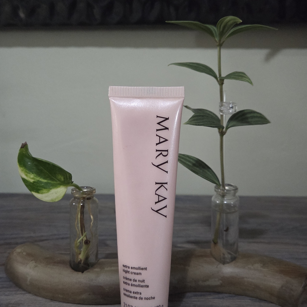 Mary Kay Extra Emollient Night Cream